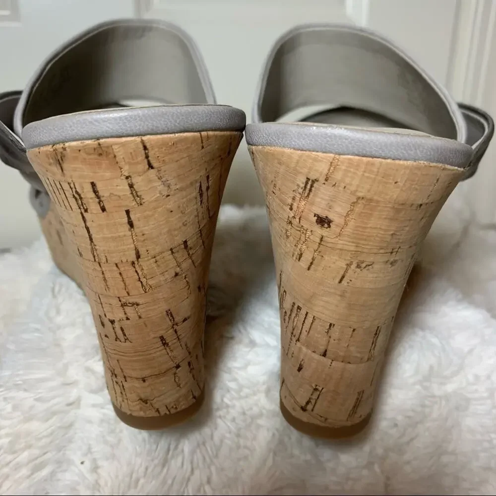 New! Franco Sarto Chevron silver gray leather open toe wedges size 9.5